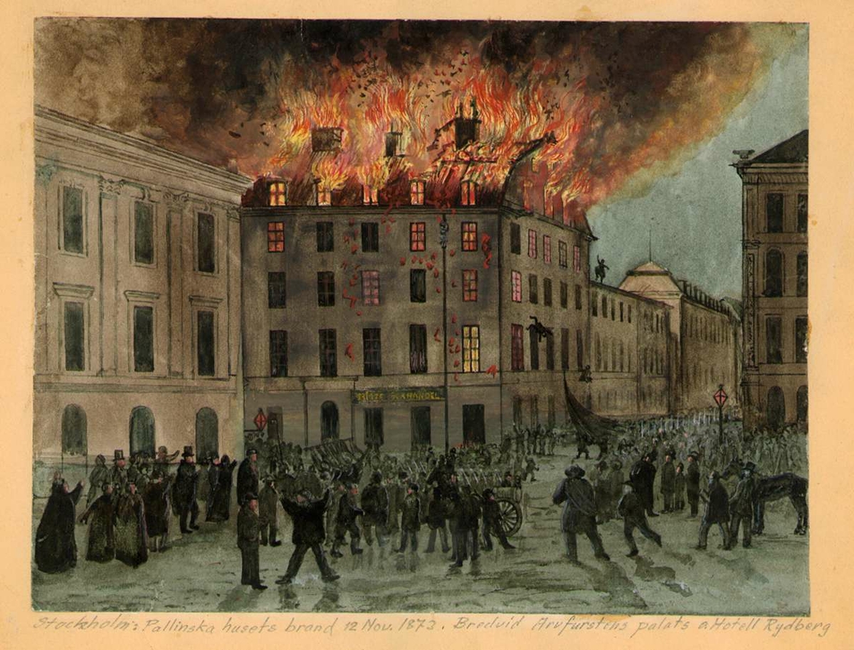 Brand i Palinska huset. Branden bekämpas bland annat från närliggande hustak. Människor står nedanför och tittar, några personer faller från den brinnande byggnaden, Stockholm 1873