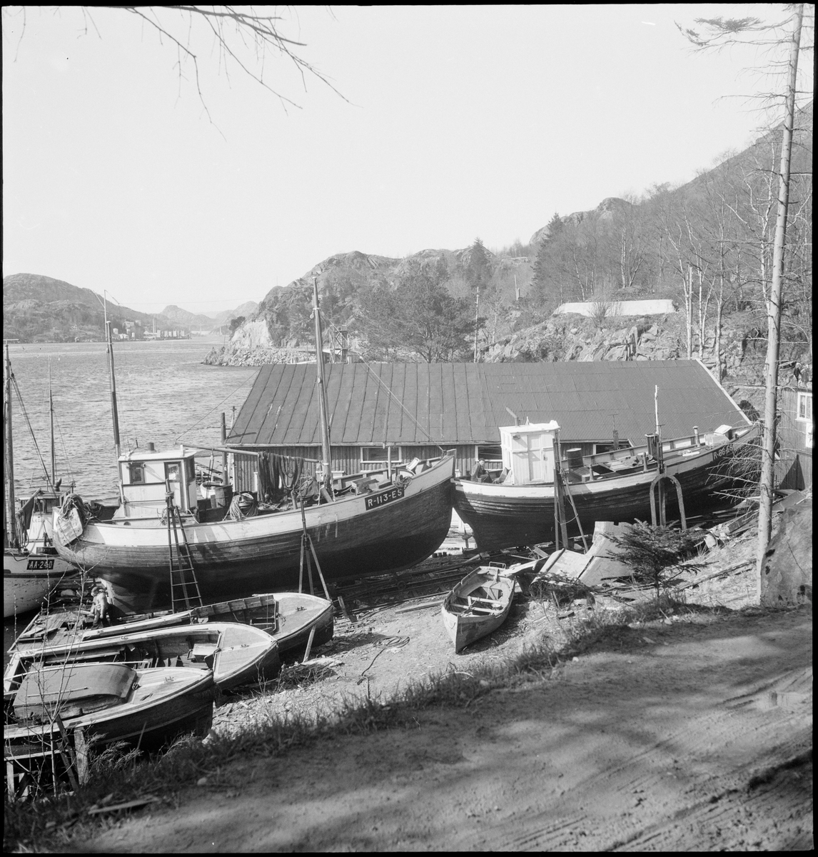 Båter på land ved Welles båtbyggeri i Varbergveien i Egersund. - Dalane ...