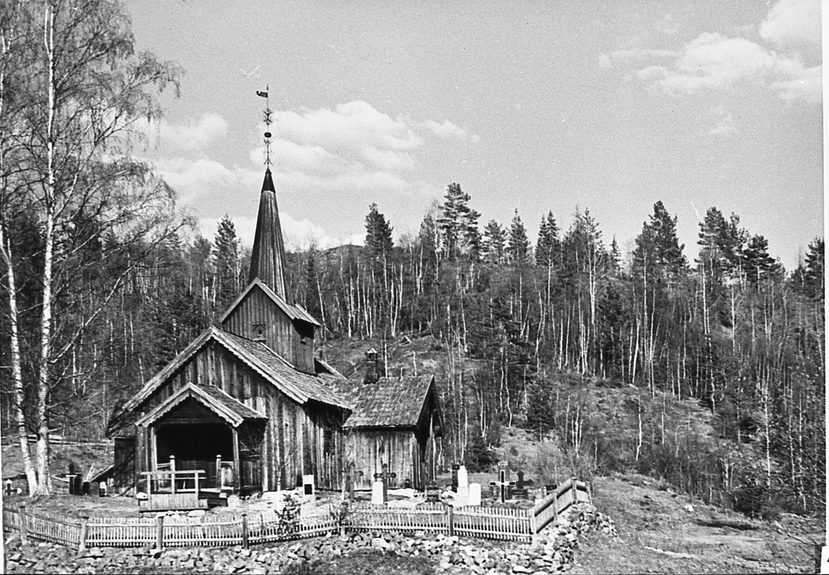 Vatnås kirke, rundt 1960.