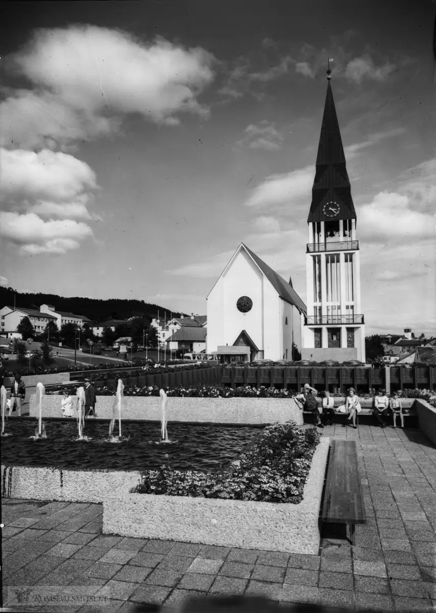 "Molde kirke fra Rådhustaket"