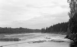 Dammen i Svanfossen i Glomma i Fenstad i Nes kommune på Øvre
