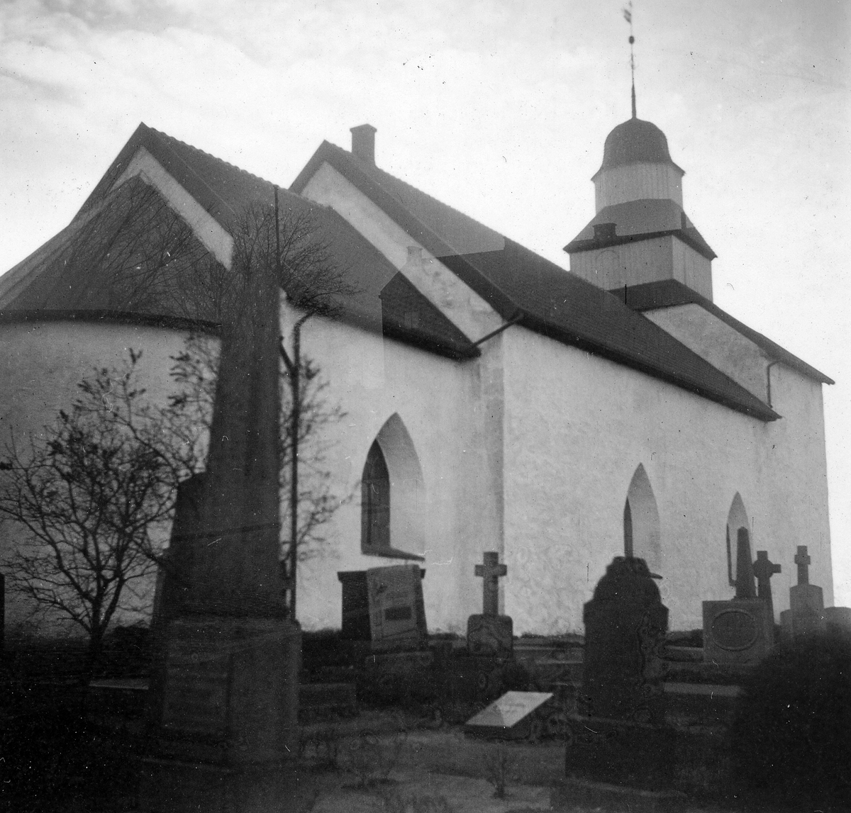 Skummeslövs sn. Skummeslövs kyrka och kyrkogård.
