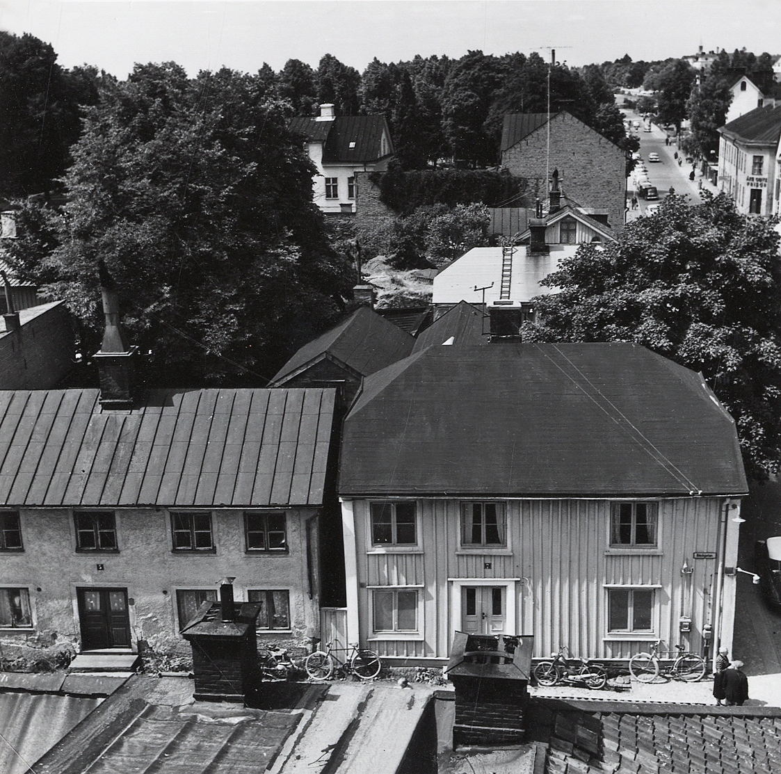 Båtsmansbacken vid hörnet Bäckgatan - Sandgärdsgatan. Växjö, ca. 1950-tal.