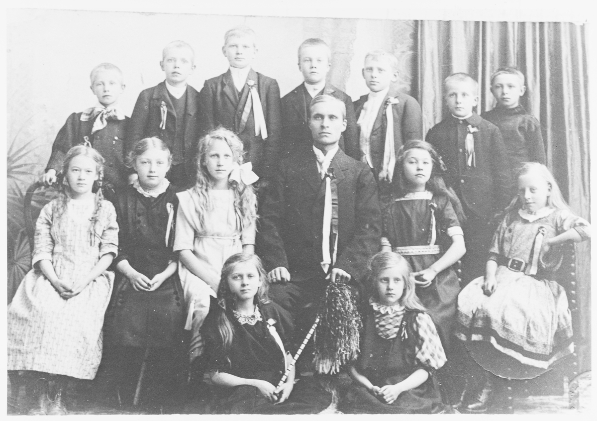 Skoleklasse i Kristiansand, 17. mai 1912.