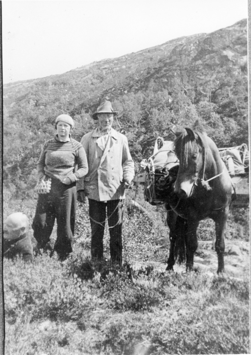På vei til Guddalsvatnet, Sirdal ca. 1935.