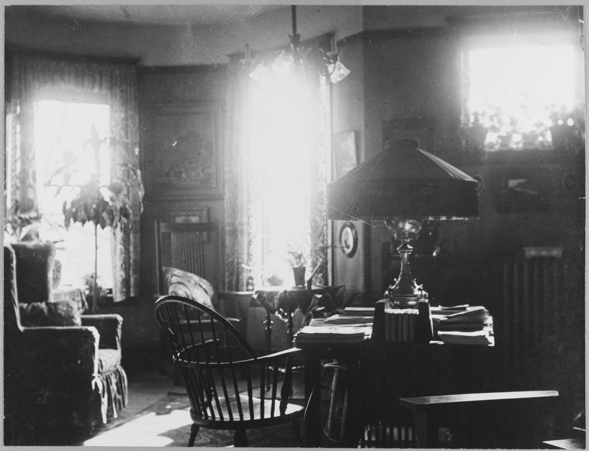 Part of living room, Logan Boulevard, Chicago 1913.
