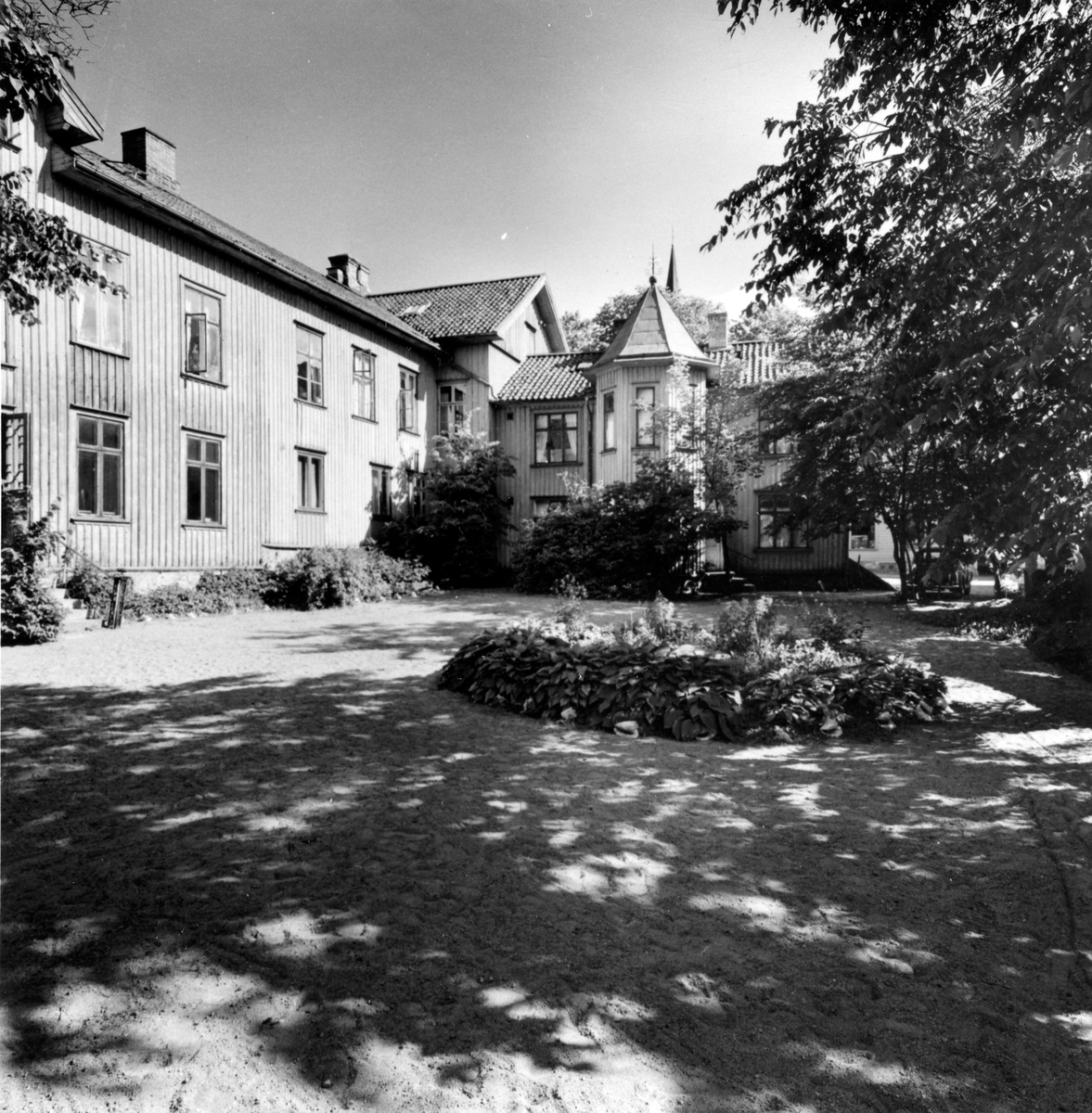 Jouvins vid S:t Olofsgatan, trädgården. Från NM:s byggnadsinventering 1957.
