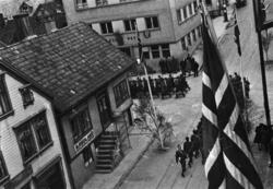 De siste tyske soldatene forlater Egersund og marsjerer til 