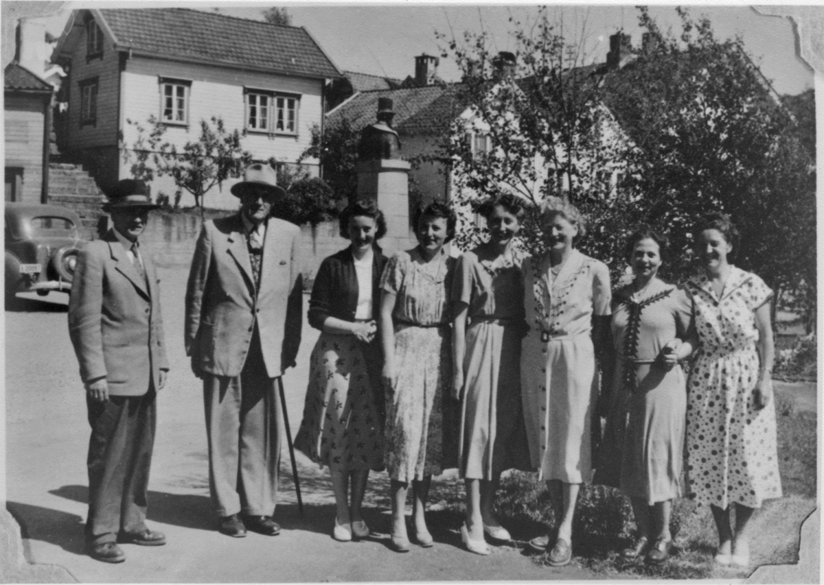 Fayancekontorister på "Plenen", ca. 1950.