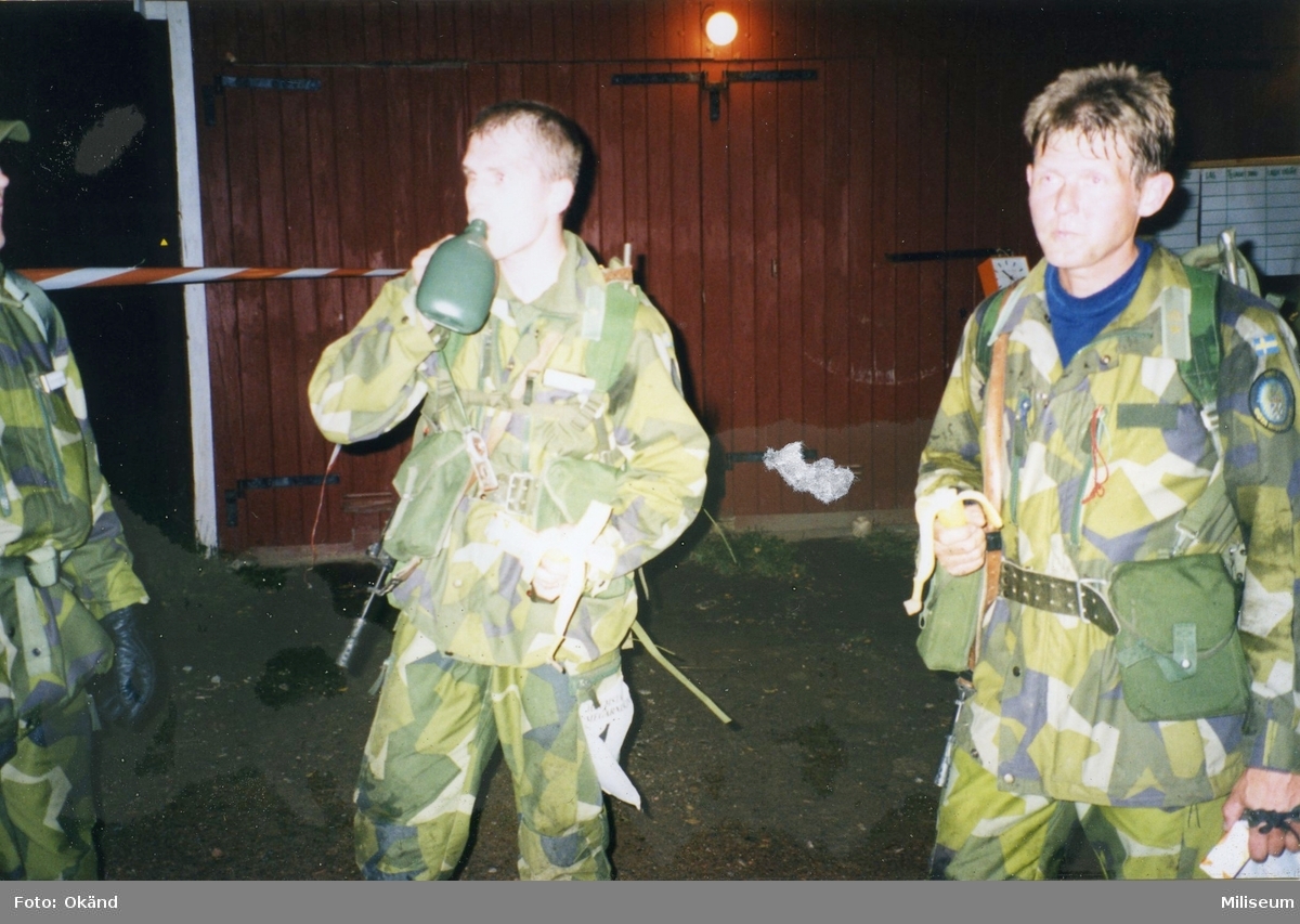 Gruppfälttävlan eller officersprov. Laget är från Ing 2. Major Tomas Lööf till höger.