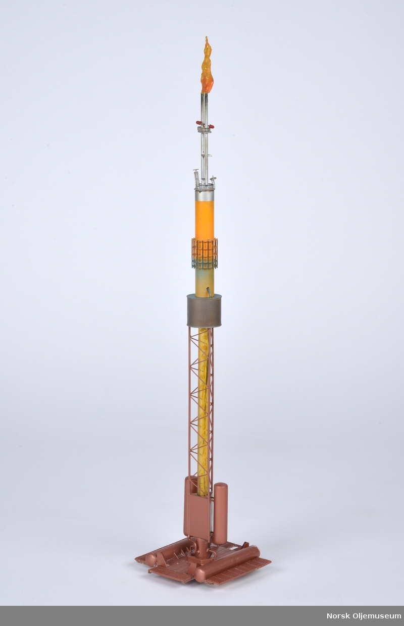 Modell av flammetårnet FP. Modellen har innlagte lysdioder og er bygget i målestokk 1:300.