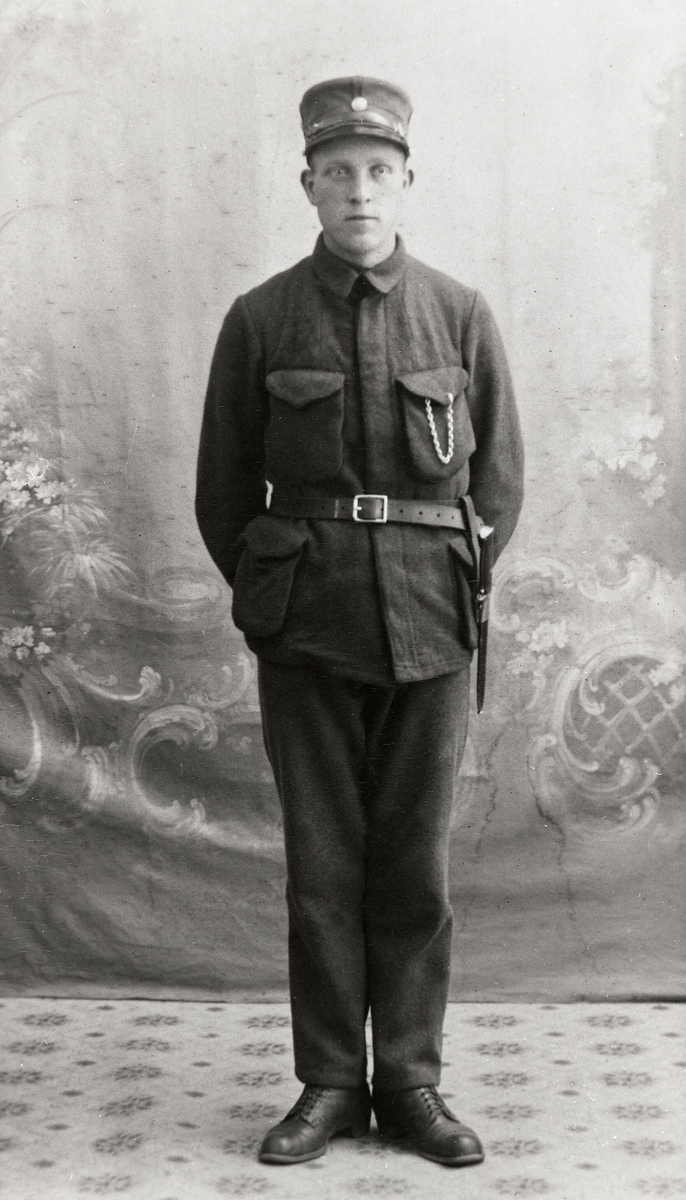 Johannes Halvorsson Saga i uniform