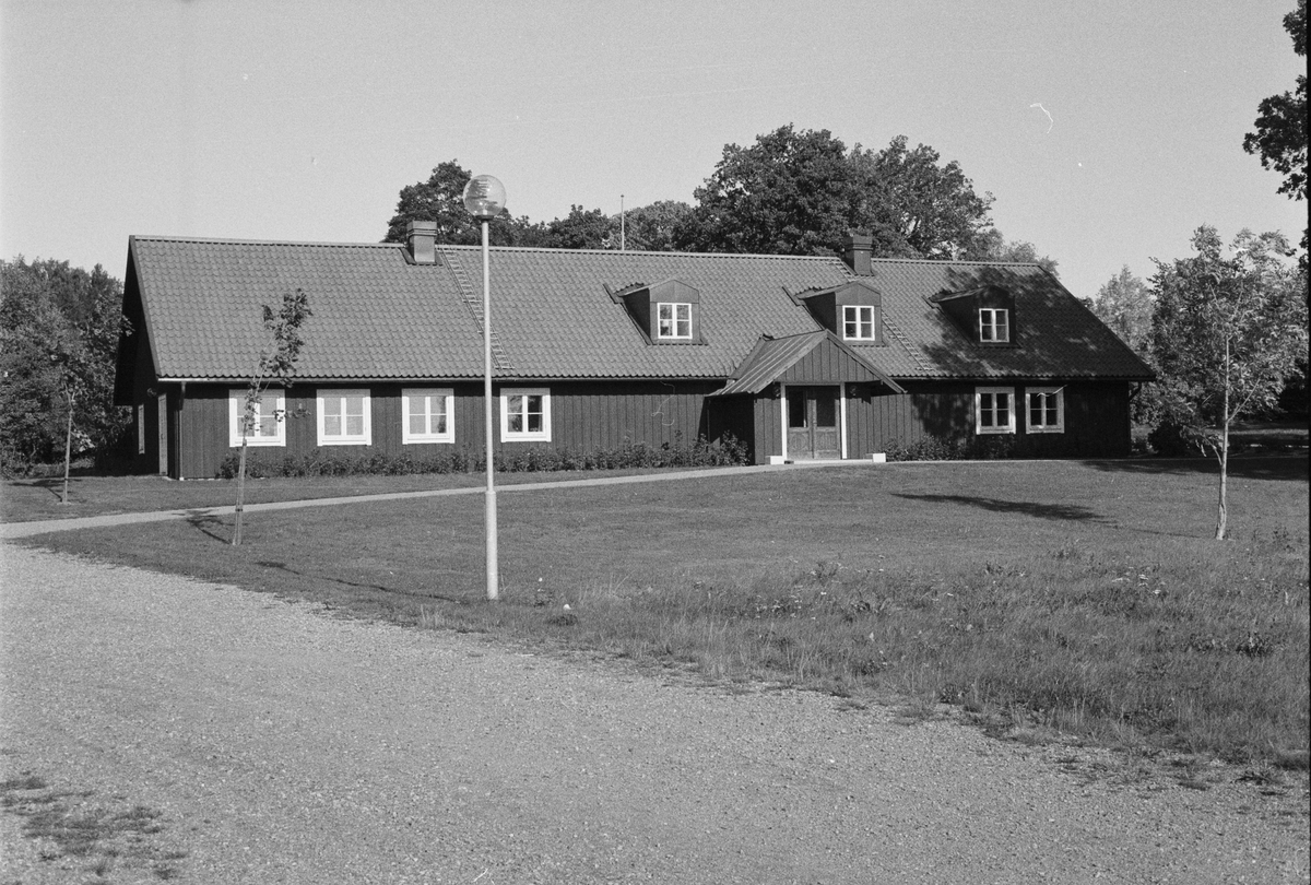 Samlingslokal, Prästgården 1:1, Vaksala socken, Uppland 1982