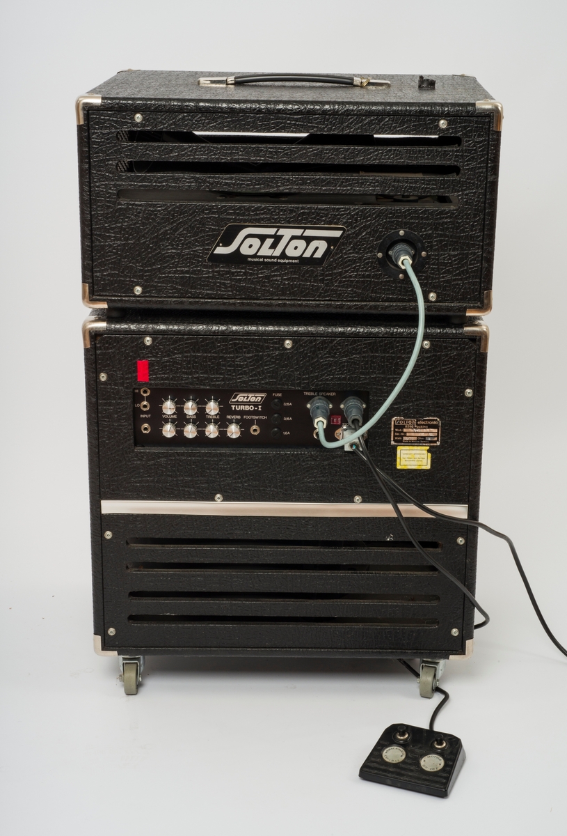 Solton Turbo 1. To kabinett bestående av roterende høyttaler og forsterker med lydeffekter. Til bruk med gitar/orgel/trekkspill.