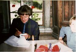 Husflidsarrangement på Hadeland Folkemuseum sommeren 1982.