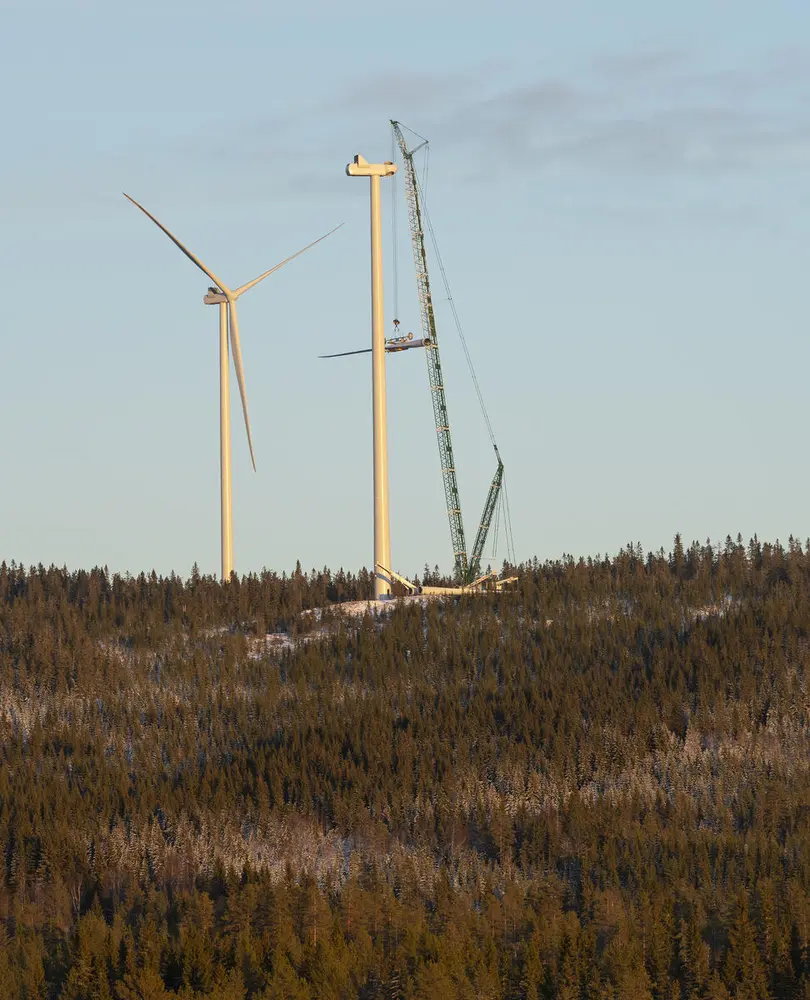 Bilde fra bygging av vindmøllepark på Finnskogen.