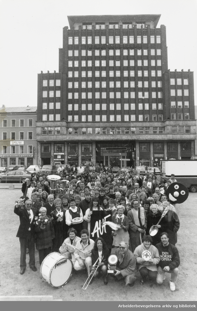 Leietagere i Folketeaterbygningen. 2. mars 1991