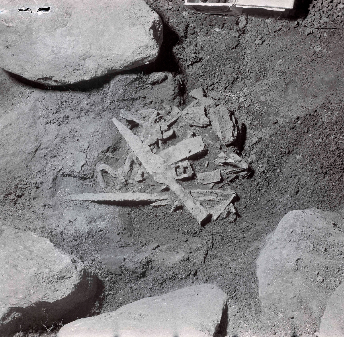 Arkeologiska fynd från utgrävningar vid Badelunda innan husbygge
