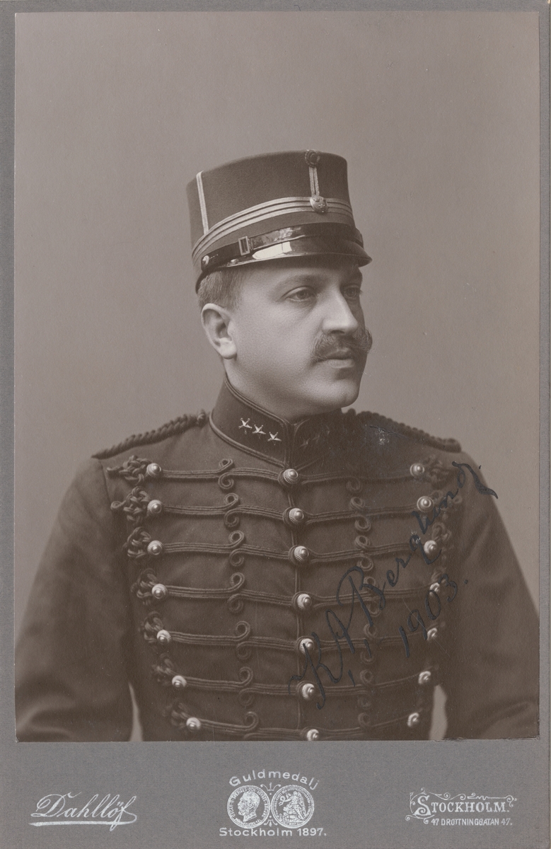 Porträtt av Konrad August Berglund, kapten vid artilleriet.