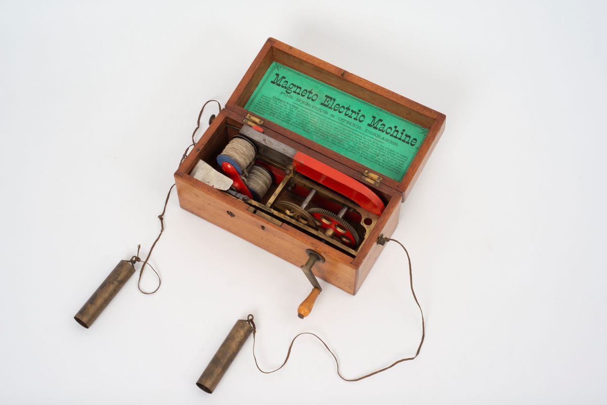 Apparat for elektrisk medisinsk behandling.