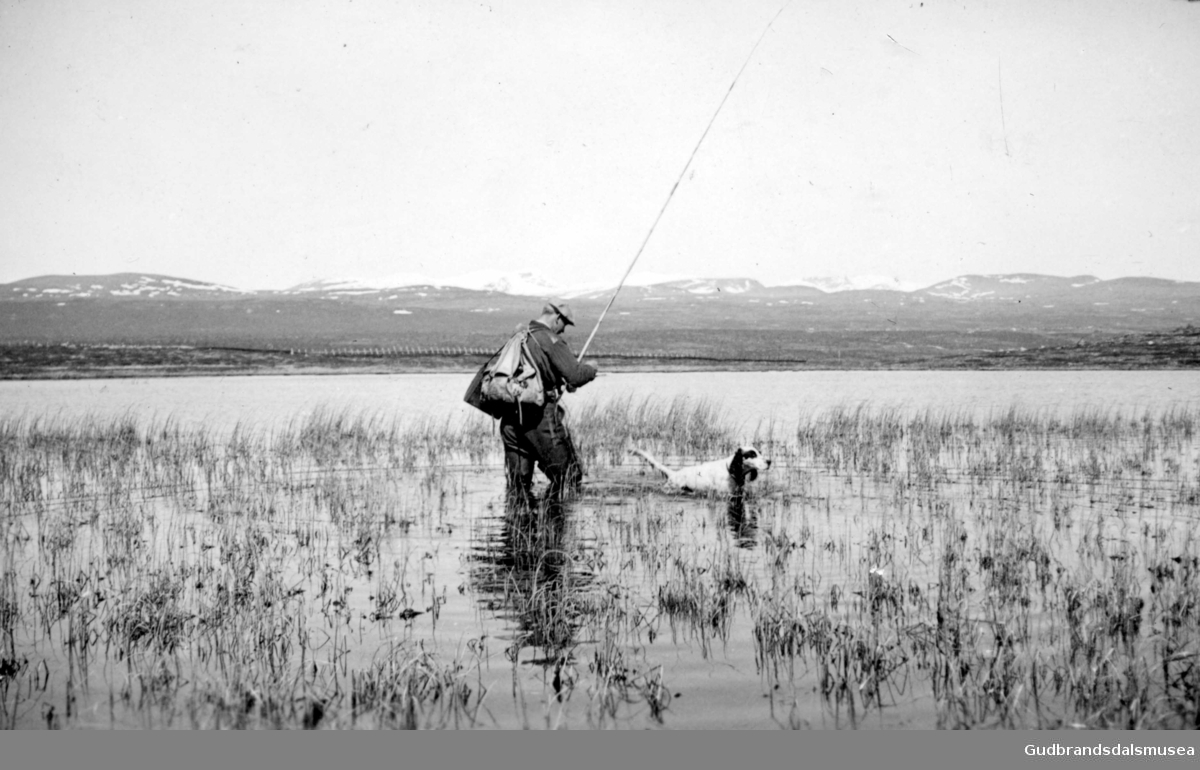 Fiske ved Urdbekktjønna på Fokstumyra i 1941.