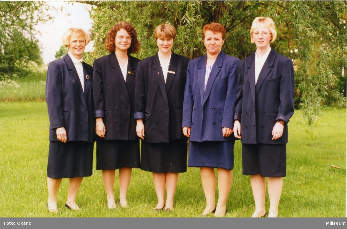 Gruppbild

F.vr. Marita Henrysson, (Carola Blomdahl?) , okänd, Marie Louise Johansson, Karin Wiberg