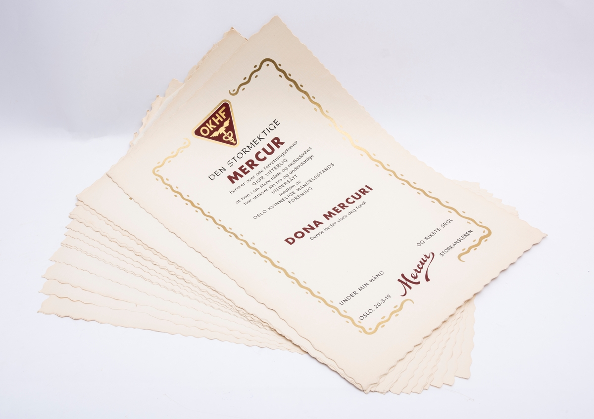 Ferdig trykte diplomer til utmerkelser i Dona Mercuri, uutfylte.