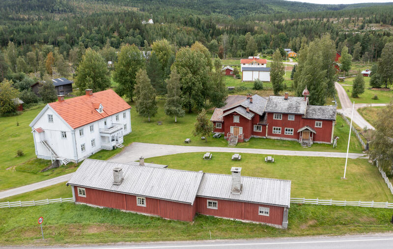 Oversiktsbilde av bygdetunet Nystu Trønnes