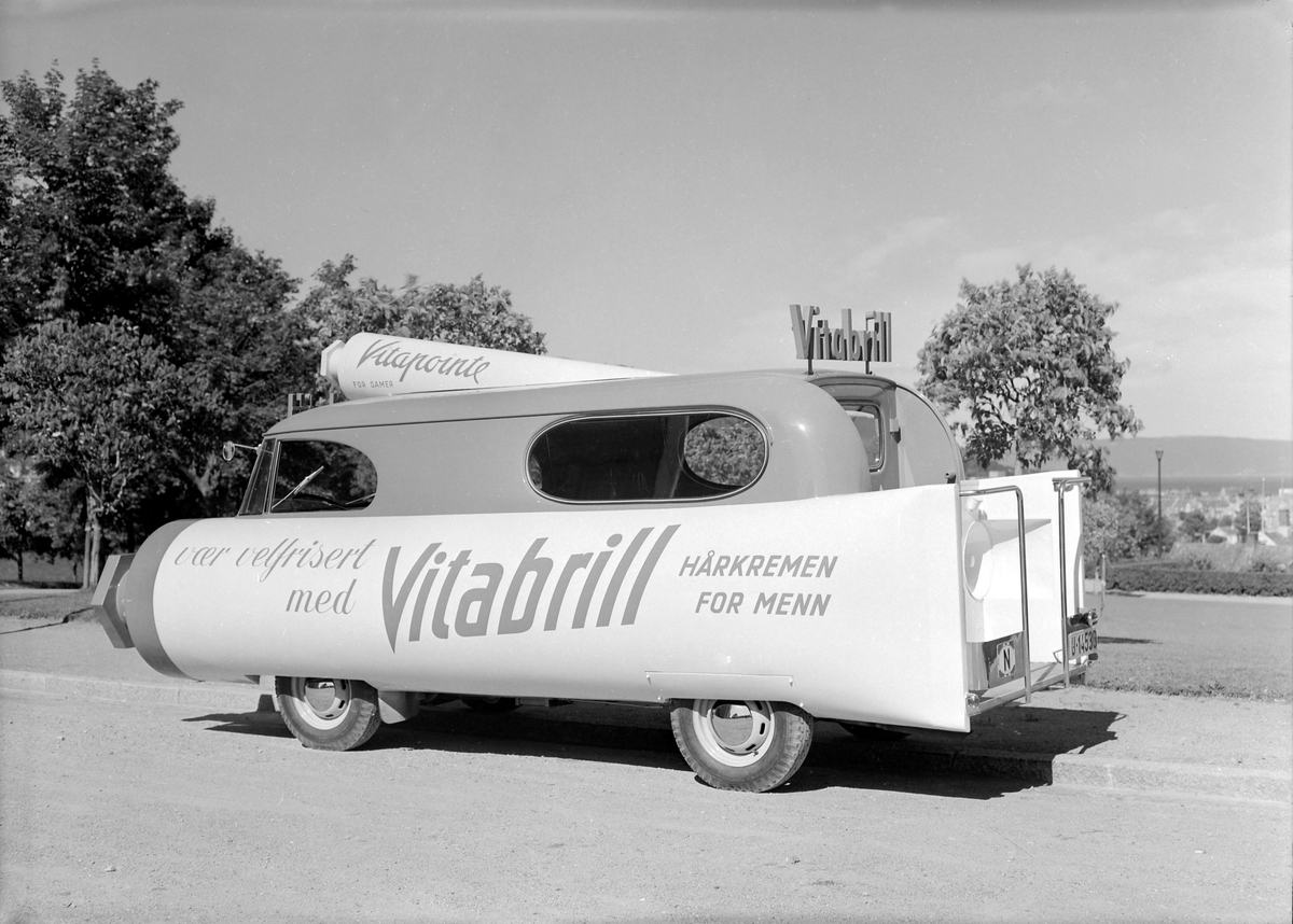 Reklamebil for Vitabrill hårkrem fra firma E. Hørgård