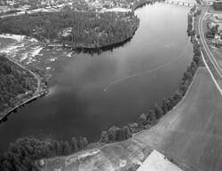 Flyfotografi, tatt over Glomma i Elverum i 1985. Bildet er t