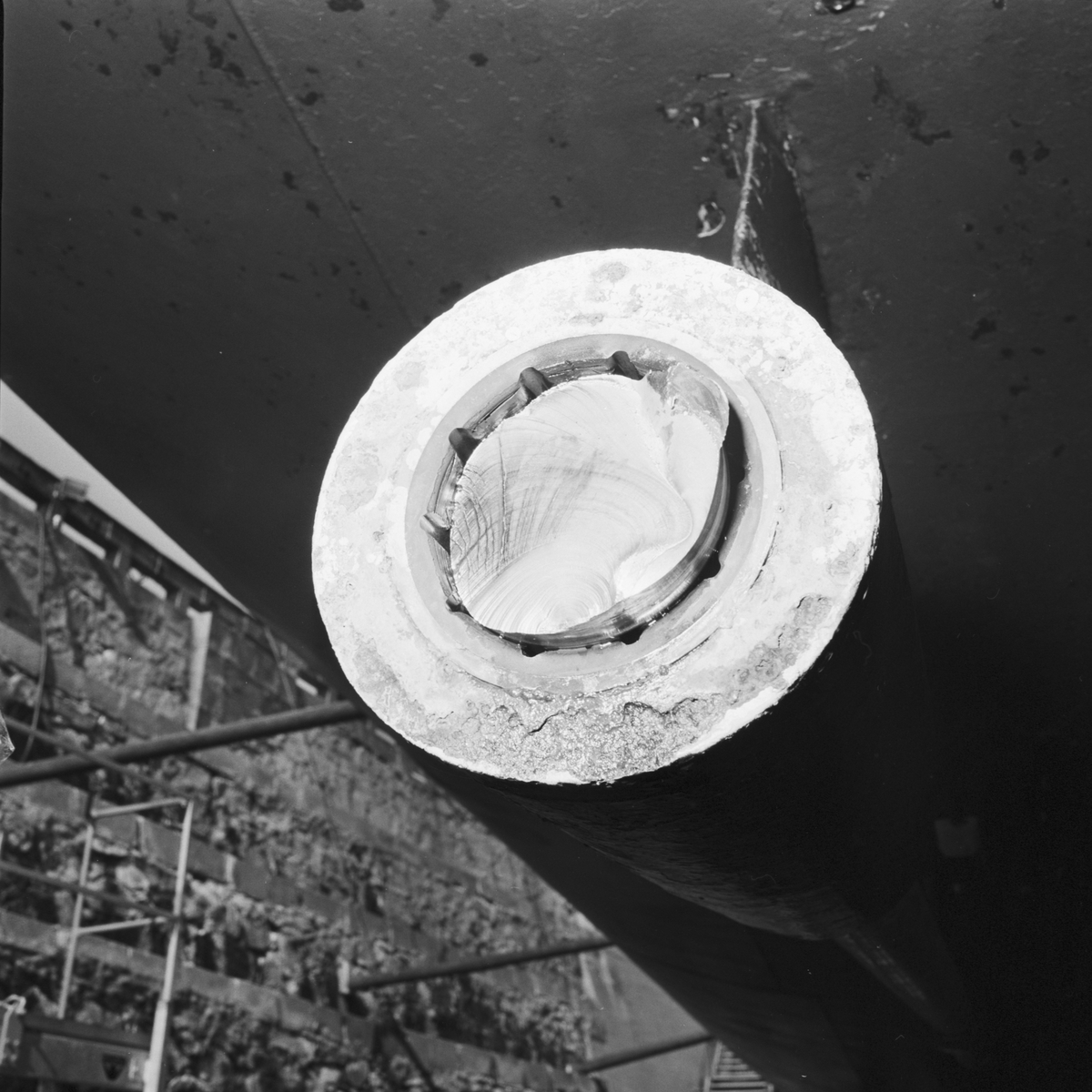 Skada och propelleraxel till patrullbåten Mjölner