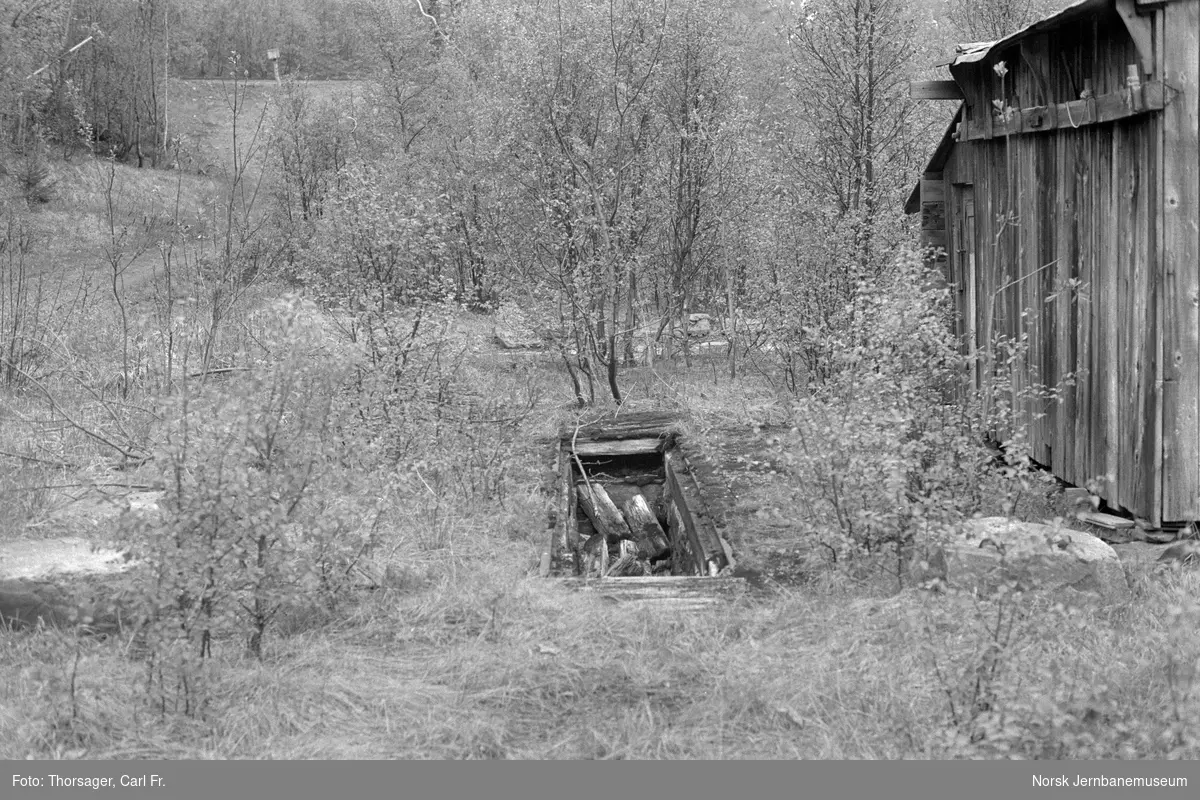 Gammel smøregrav fra tertiærbanen på Sjønstå stasjon