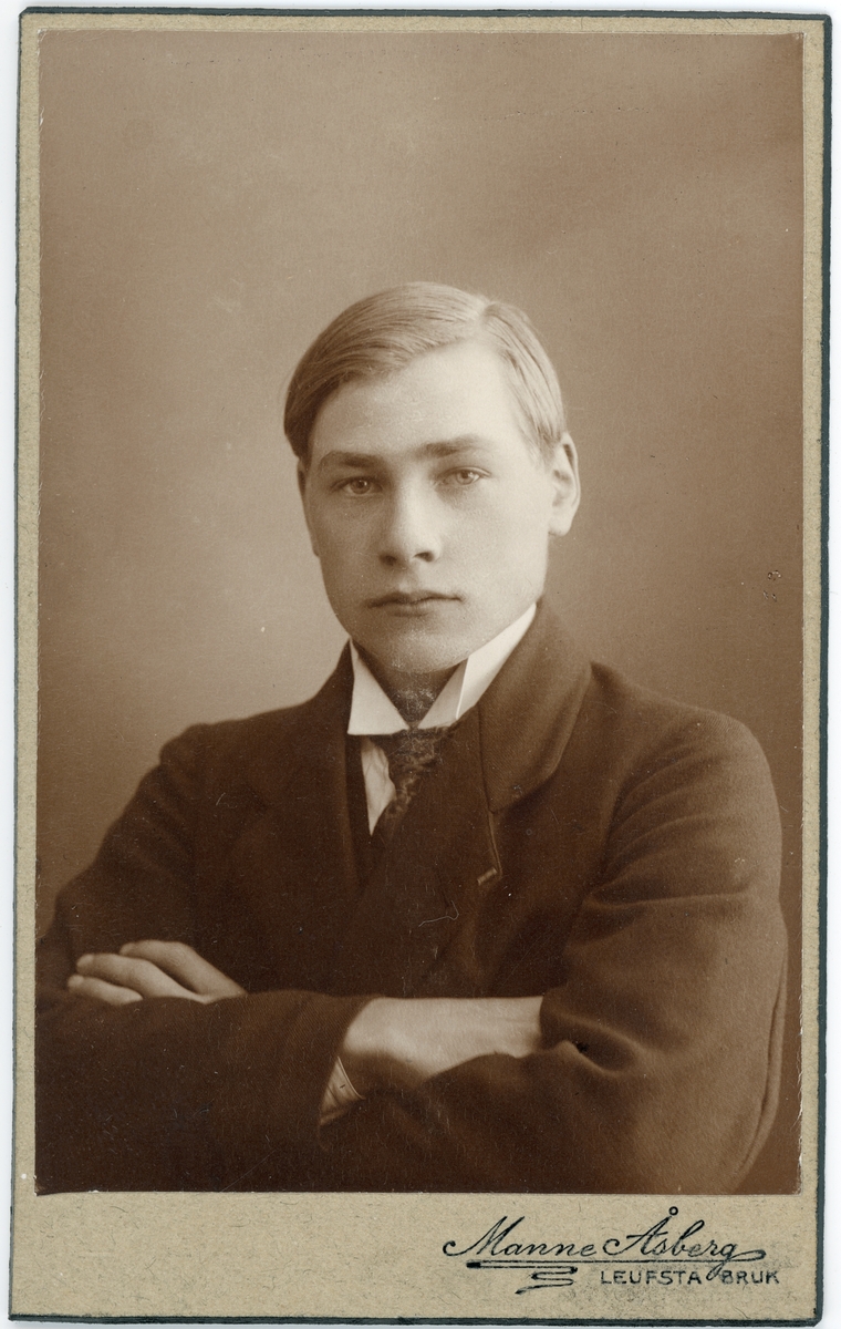 Kabinettsfotografi - man, Lövstabruk 1920-tal