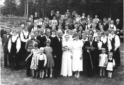 Bryllaupet til Gunvor Roen (f. Fallingen 1928) og Reidar Roe