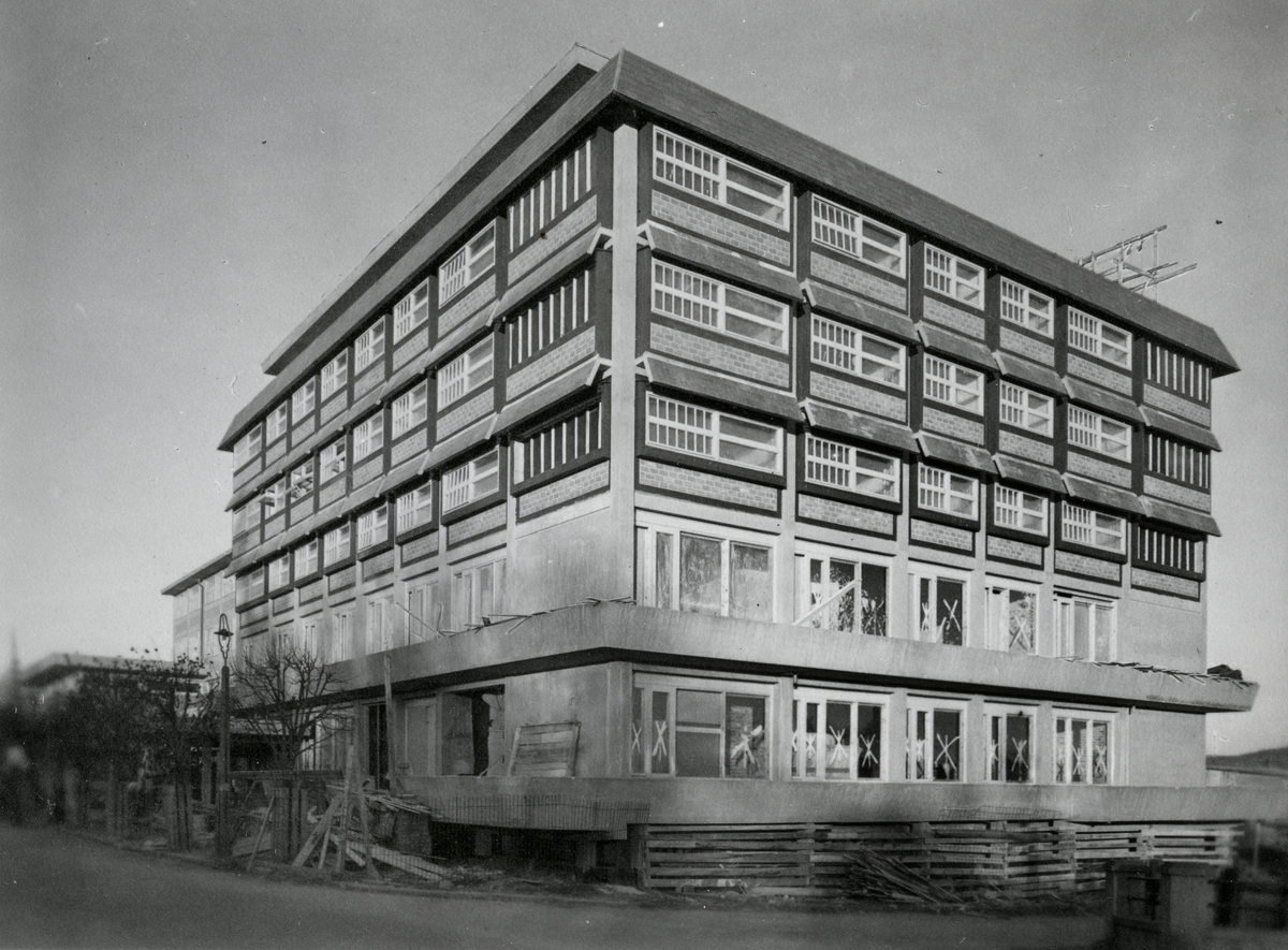 Strand Hotel begynner å ta fasong i 1949