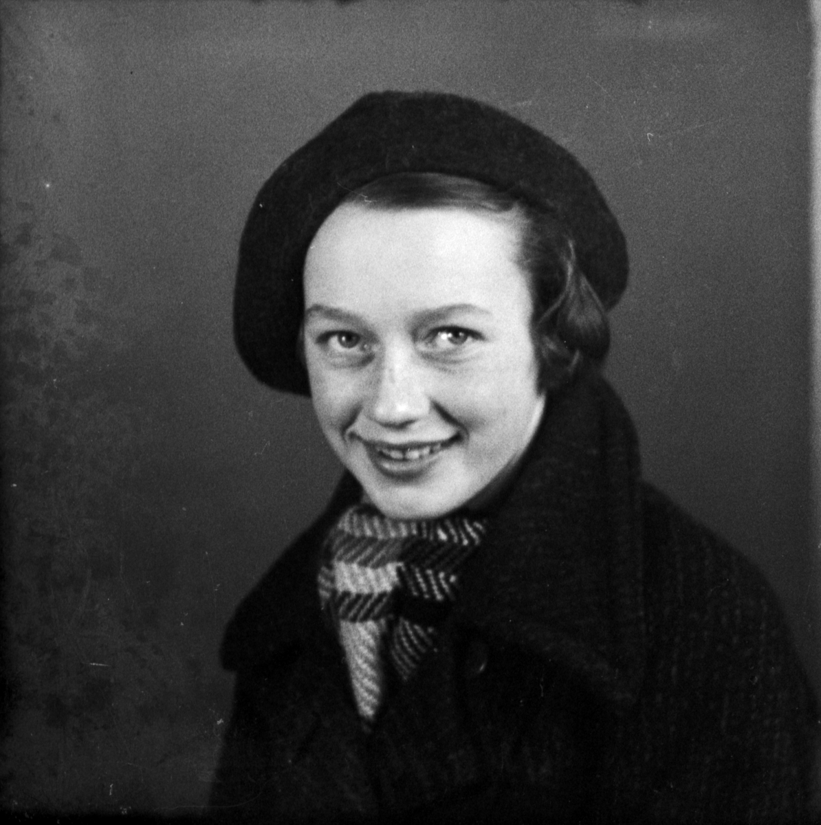Britta Fröman från Ed, Börstil socken, Uppland 1937