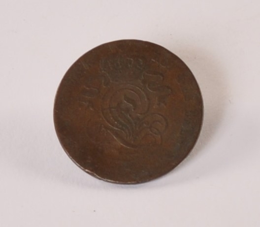 Belgisk mynt av kobber. Reversen: Sittende løve, constitution Belge 1831. Aversen: Våpenskjold, Roi des del…