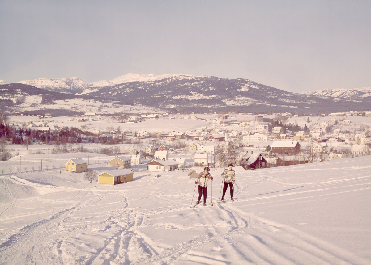 Skiløparar i nedre Breisås i Bø