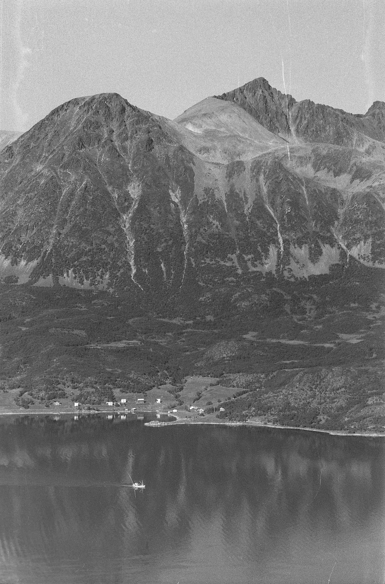 Vaskinn på Grytøya, fotografert fra Aunfjellet.