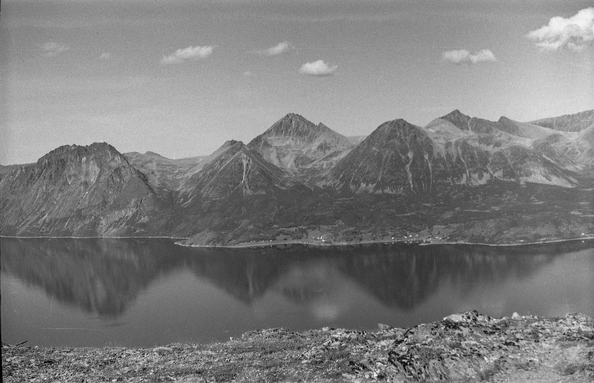 Grytøya, fotografert fra Aunfjellet.