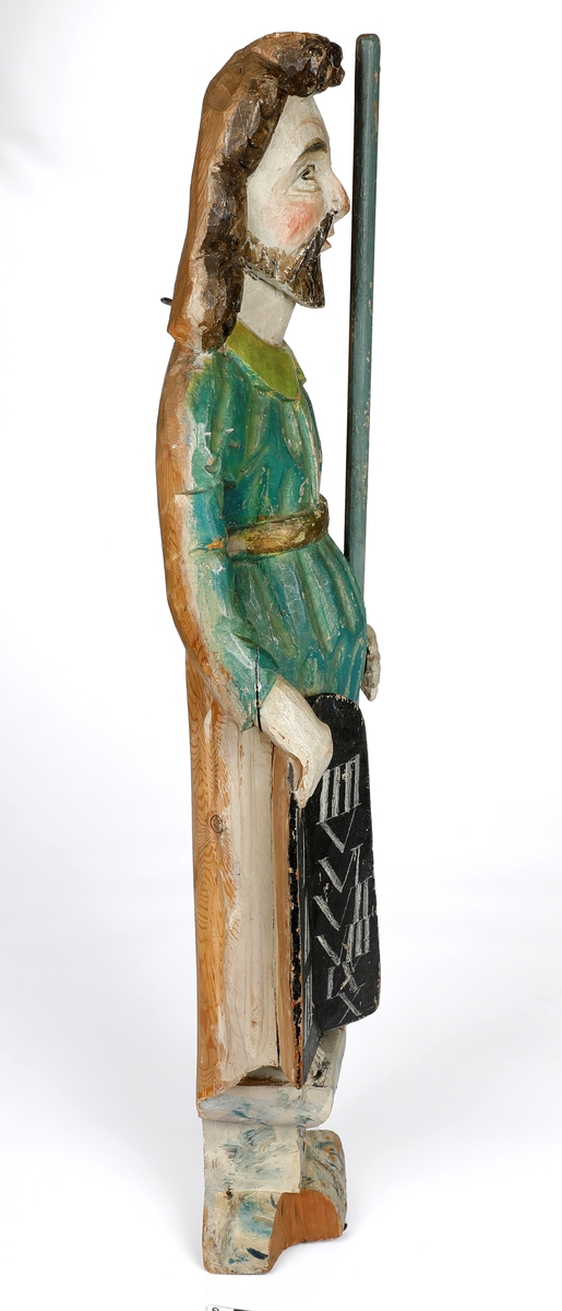 Trefigur som forestiller Moses med lovtavle (de ti bud), fra ukjent kirke. 