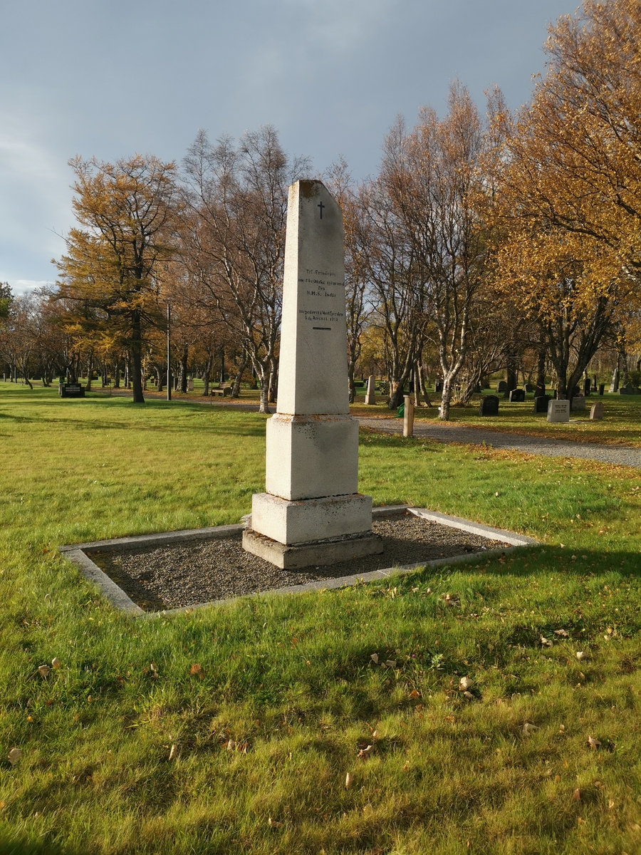Britisk krigsgrav på Bodø kirkegård, hvor 5 falne fra 1. verdenskrig er gravlagt. De omkom ved torpederingen av HMS "India" i Vestfjorden i 1915.