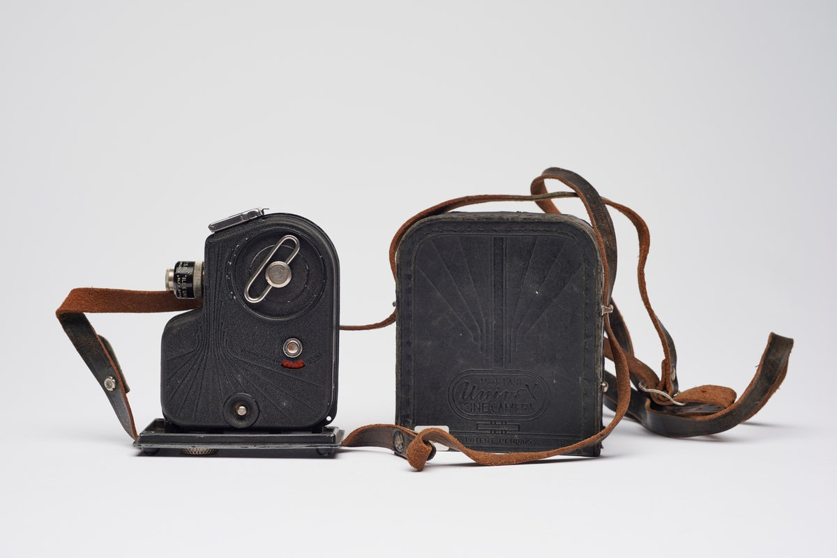 Univex Model A-8 er et 8 mm filmkamera produsert av Universal Camera Corp. på 1930-tallet.