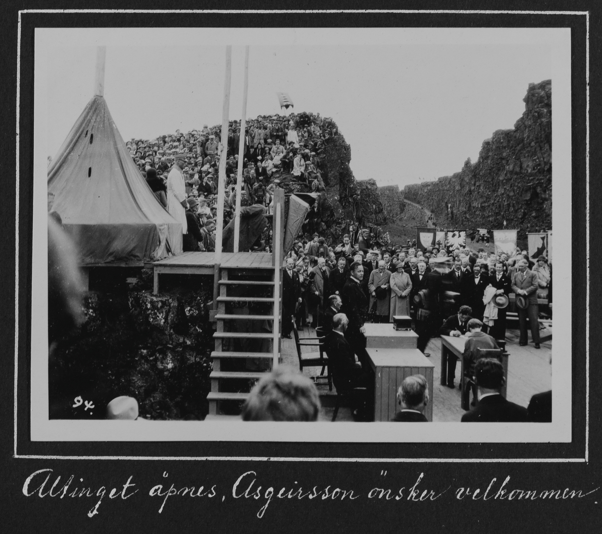 Fra 1000 årsfesten for Alltinget på Island i 1930. Alltinget ånes, Asgeirsson ønsker velkommen.