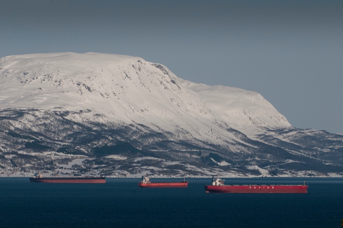 Narvik: I slutten av mars 2011 fikk LKAB feil på sin utlaster ved kai 5. Det ble etterhvert nokså fullt av båter på havna og fjorden.