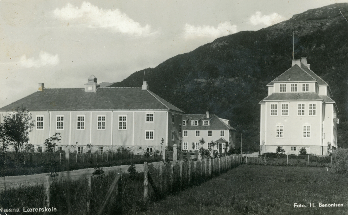 Nesna lærerskole, postkort sendt 13. mai 1937, til Olav Nordbø.
