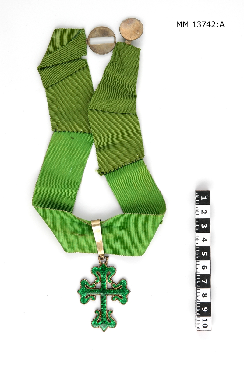 Orden portugisisk Avizorden. Kors i grönt glas med grönt sidenband.