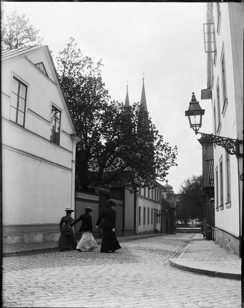Klostergatan ner mot Östra Ågatan, Uppsala 1905