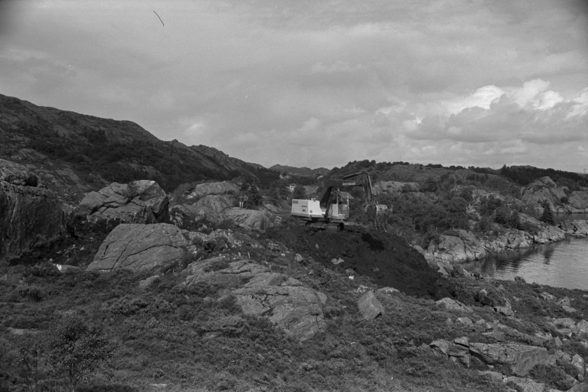 Arbeid på Tangen i forbindelse med anlegget av Kværner i Gjellestadvika, august 1971.