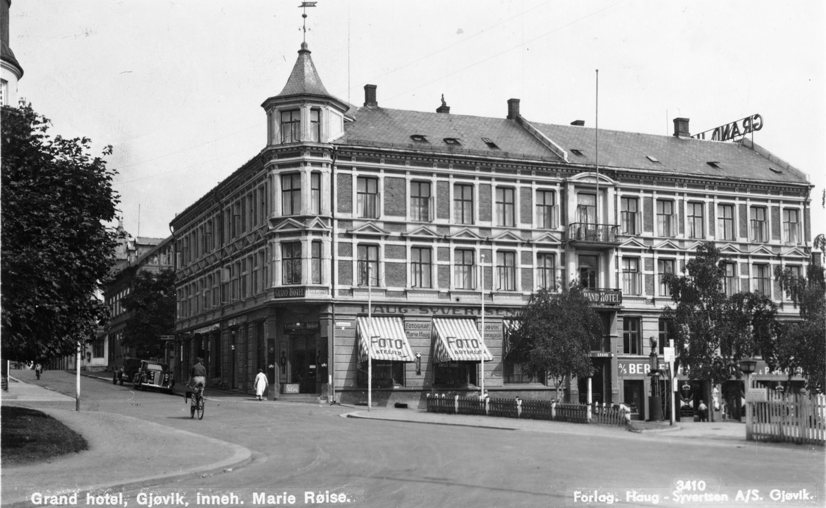 Postkort, Grand hotell, Fotograf Haug-Syvertsen, Berends Bok & papirhandel.